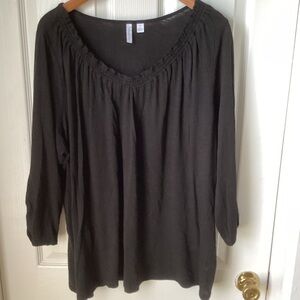 RELATIVITY: Black 3/4 sleeve smocked scoop neck top 2X